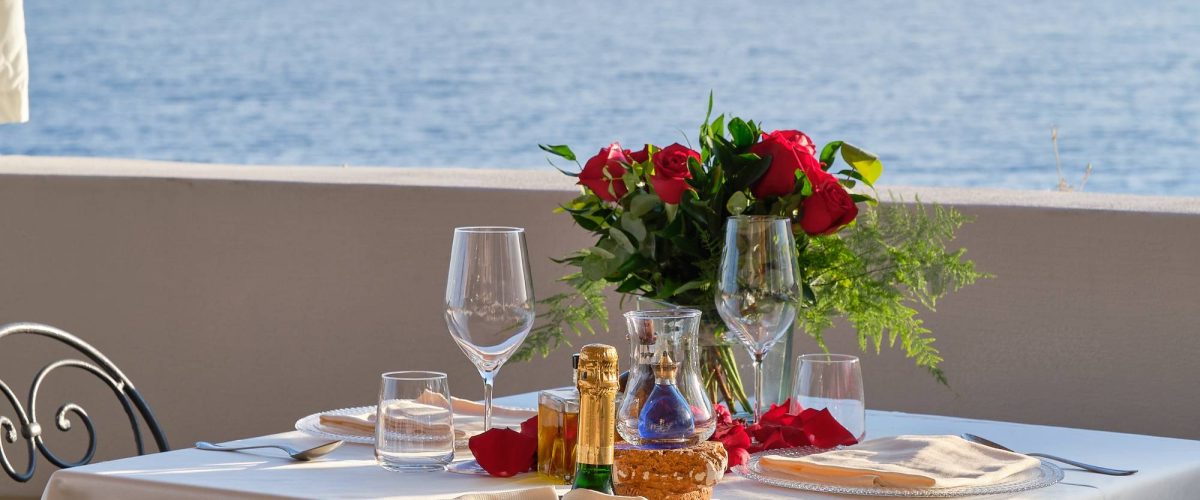 Tavolo esclusivo bordo terrazza Bellavista - table on the Bellavista Terrace's edge